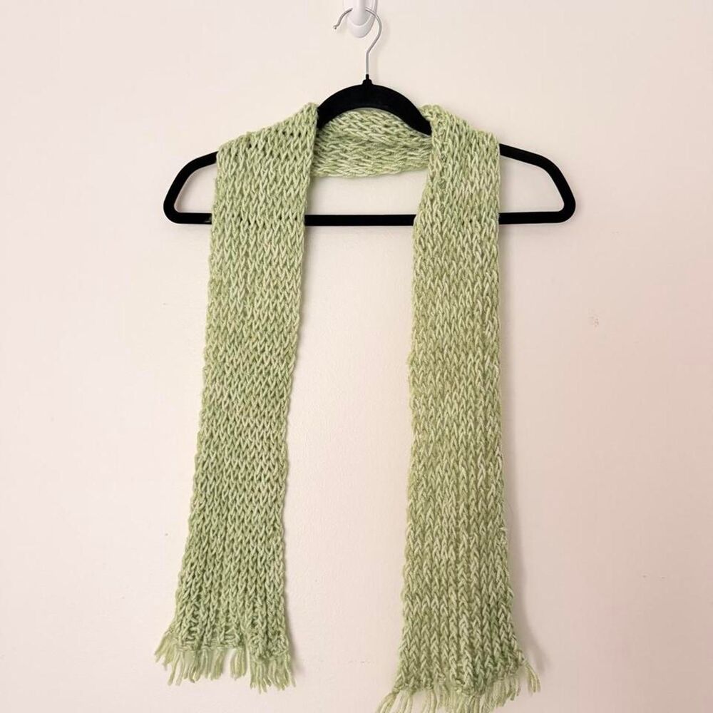 VINTAGE HANDMADE sage green open knit fringe scarf, One Size 🌿